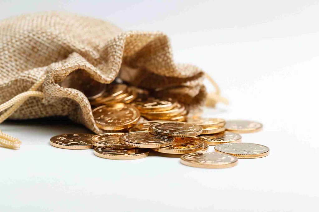 how to build wealth with little money